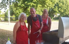 Barbecue toujours apprécié servi par une équipe de choc